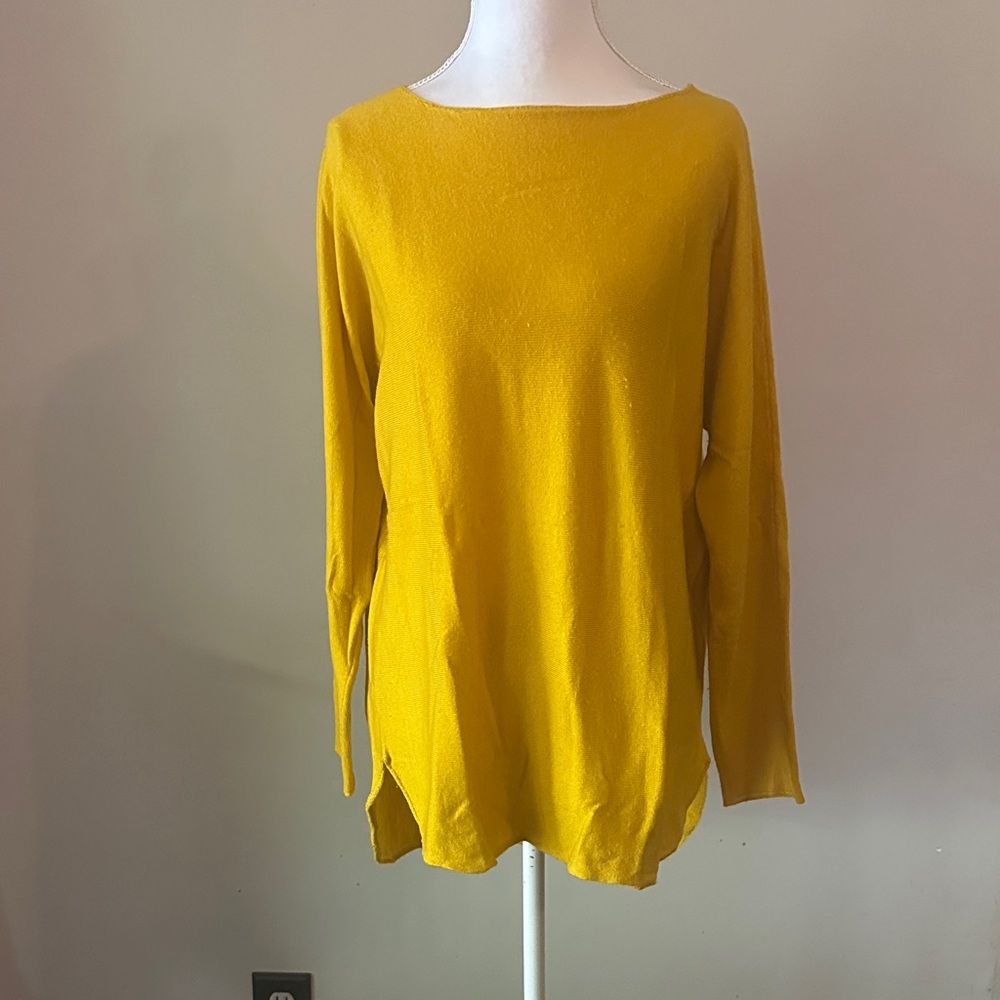 INC International Concepts Yellow Top